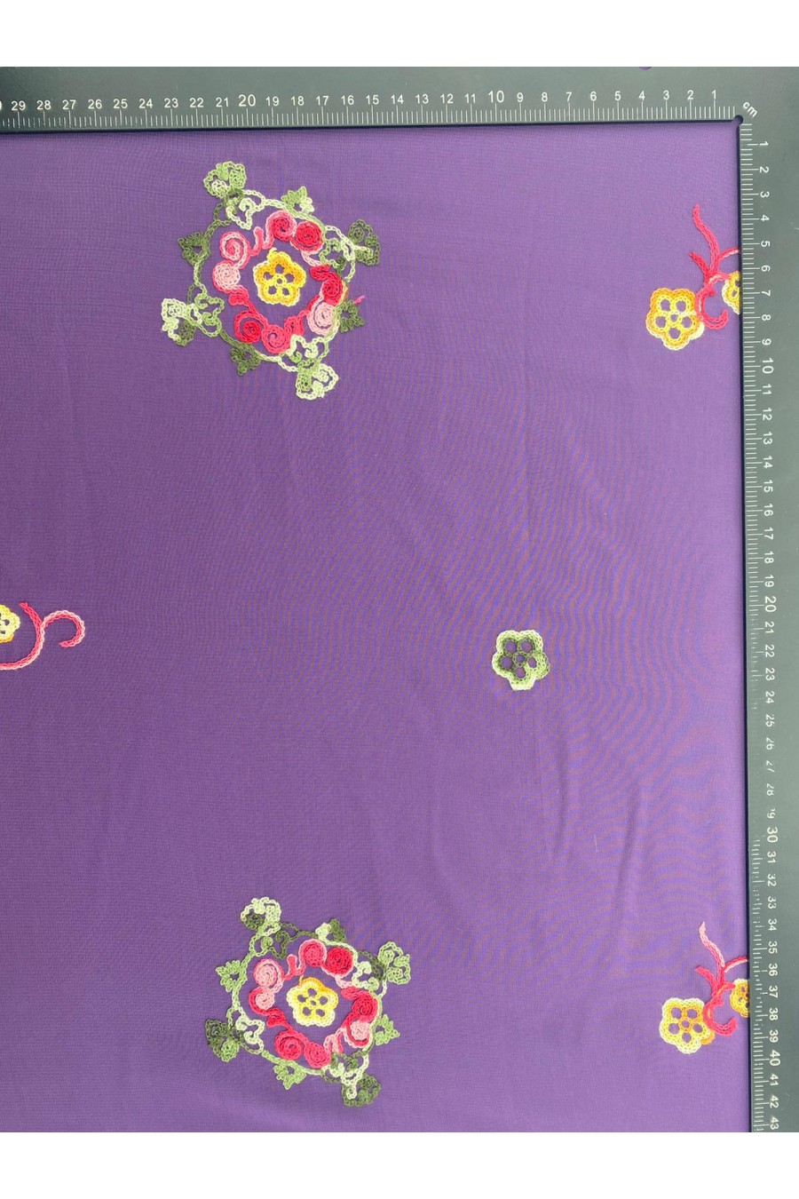 Mor Zeminli Renkli Nakışlı Şifon Kumaş