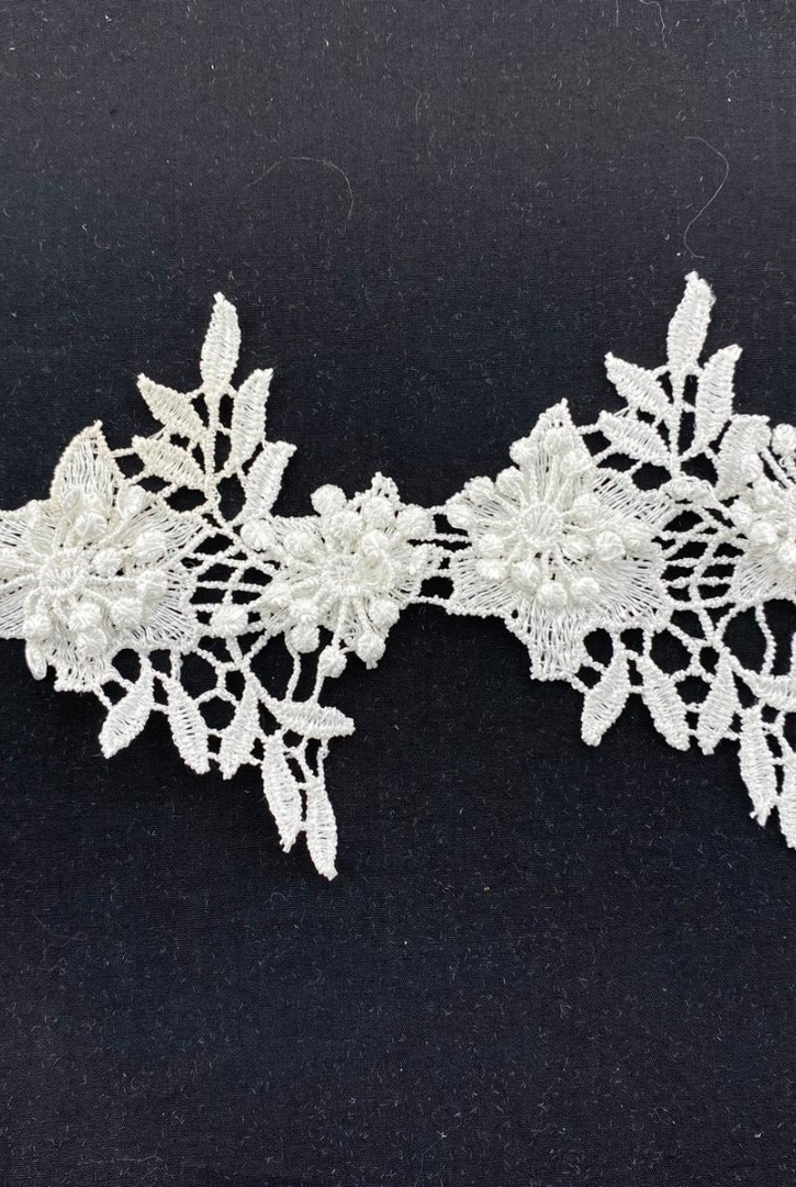 Tomurcuklu Beyaz Parlak Polyester Güpür Brode Bant