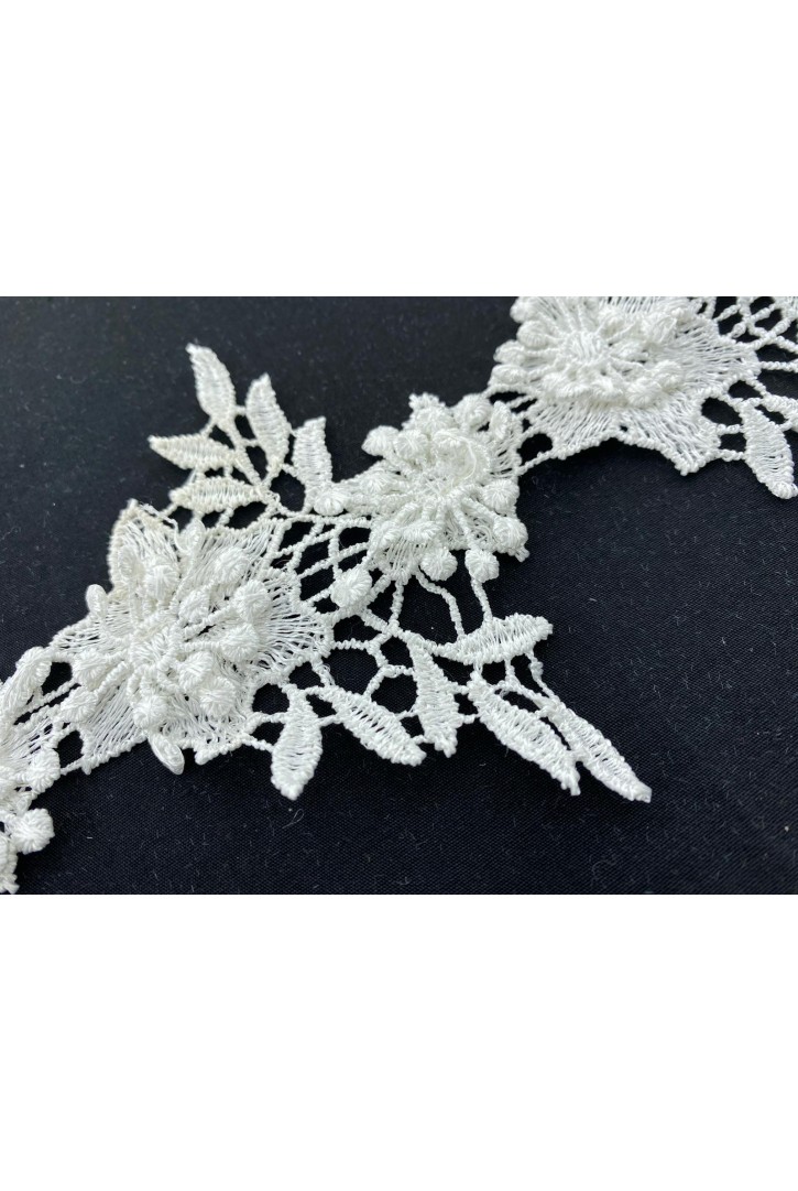 Tomurcuklu Beyaz Parlak Polyester Güpür Brode Bant