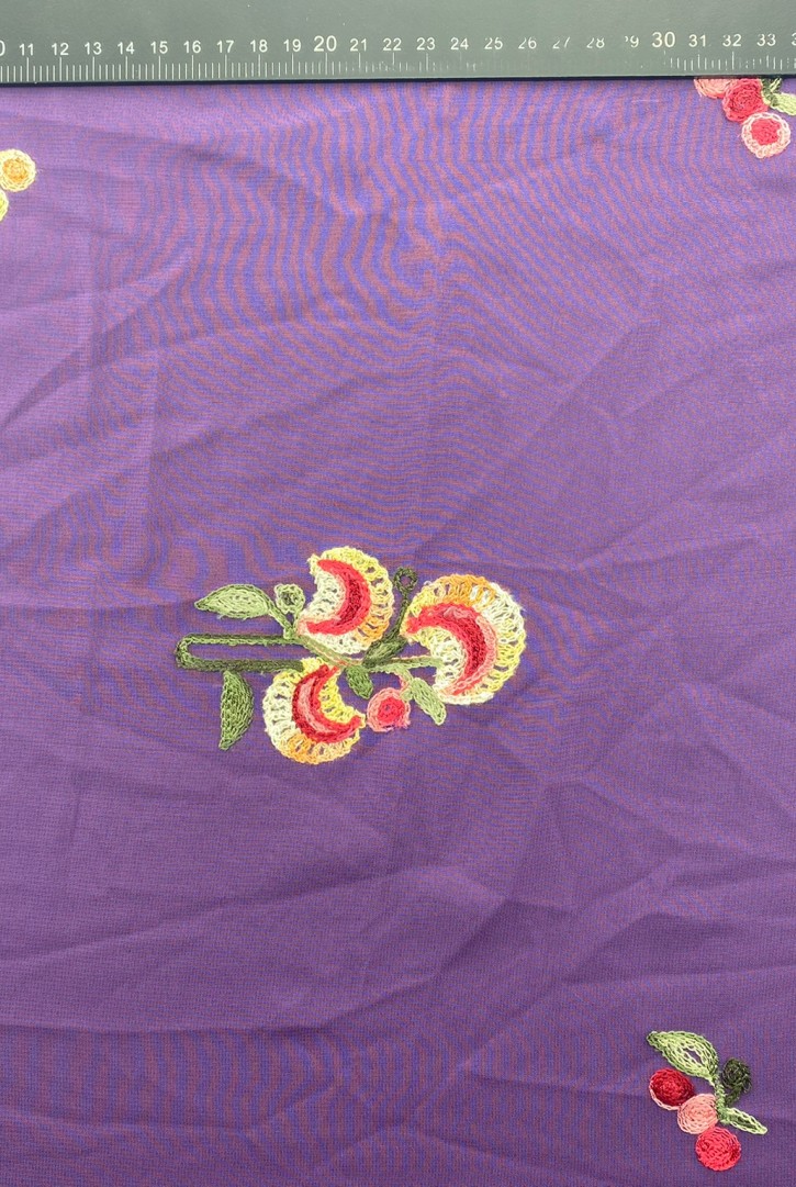 Mor Zemin Renkli Nakışlı İthal Şifon Kumaş