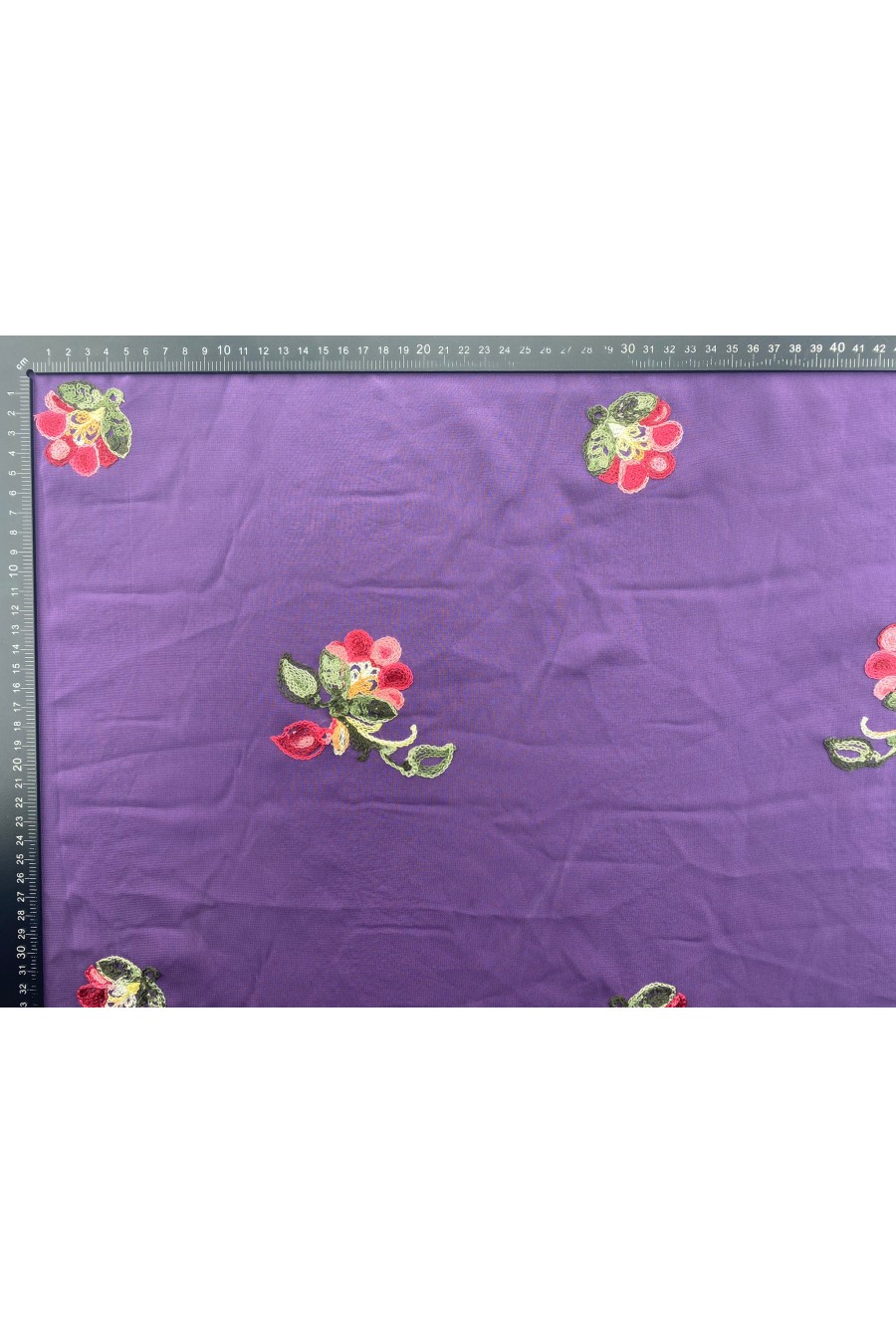 Şifon Kumaş Mor Renkli Nakışlı 150 cm