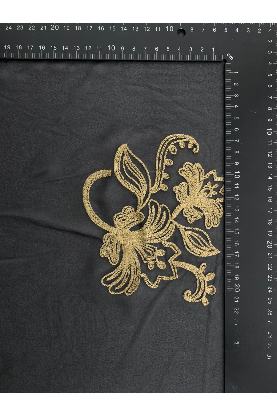 Bej İplikli Siyah Şifon Üzeri Brode