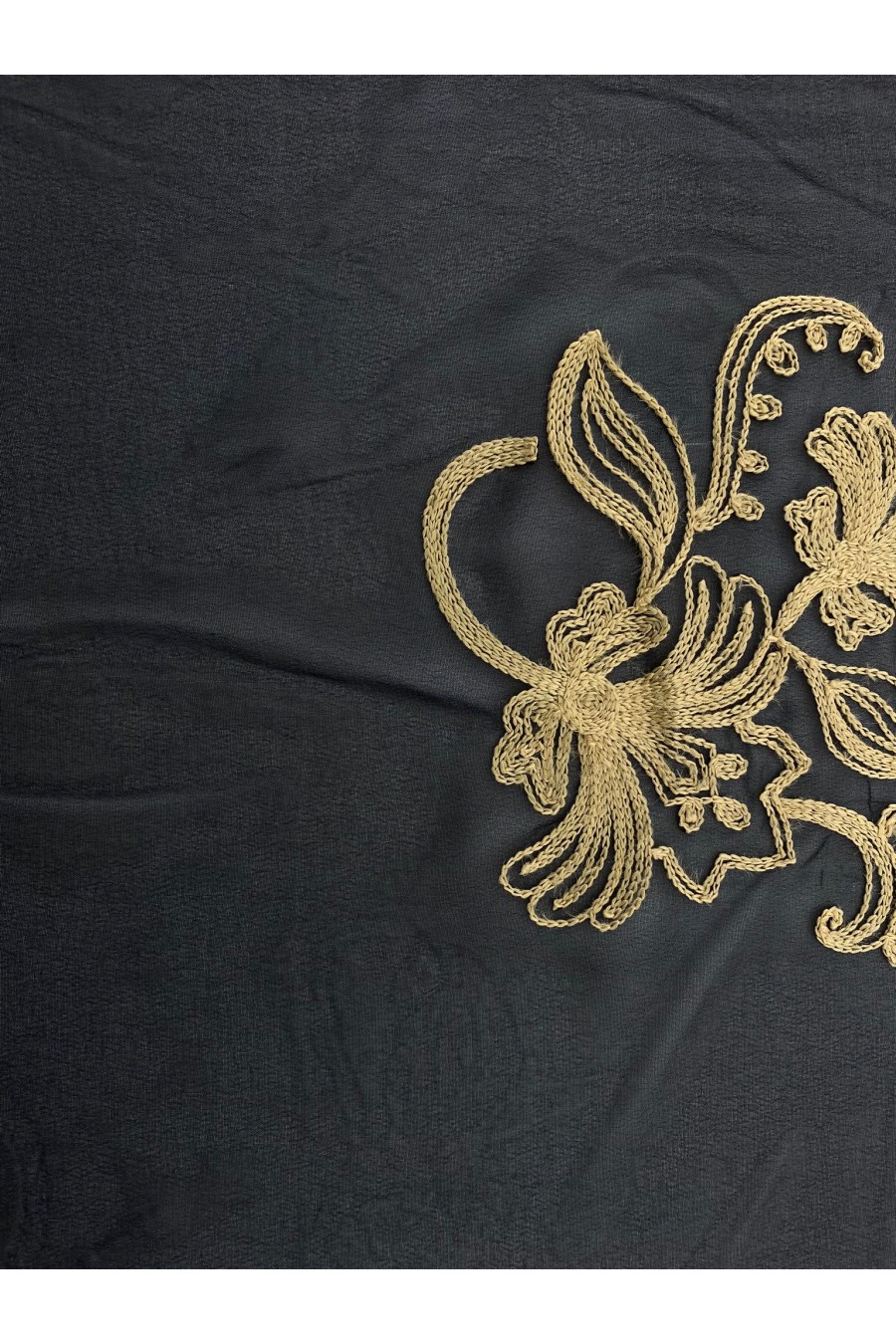 Bej İplikli Siyah Şifon Üzeri Brode