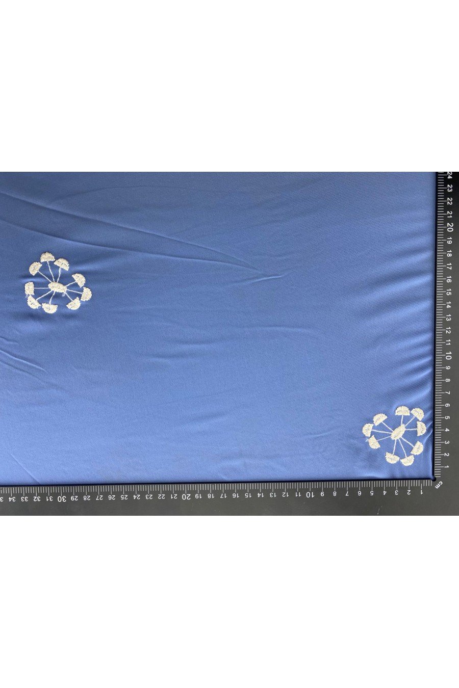 Krem İplikli Indigo Zeminli Şifon Üzeri Brode