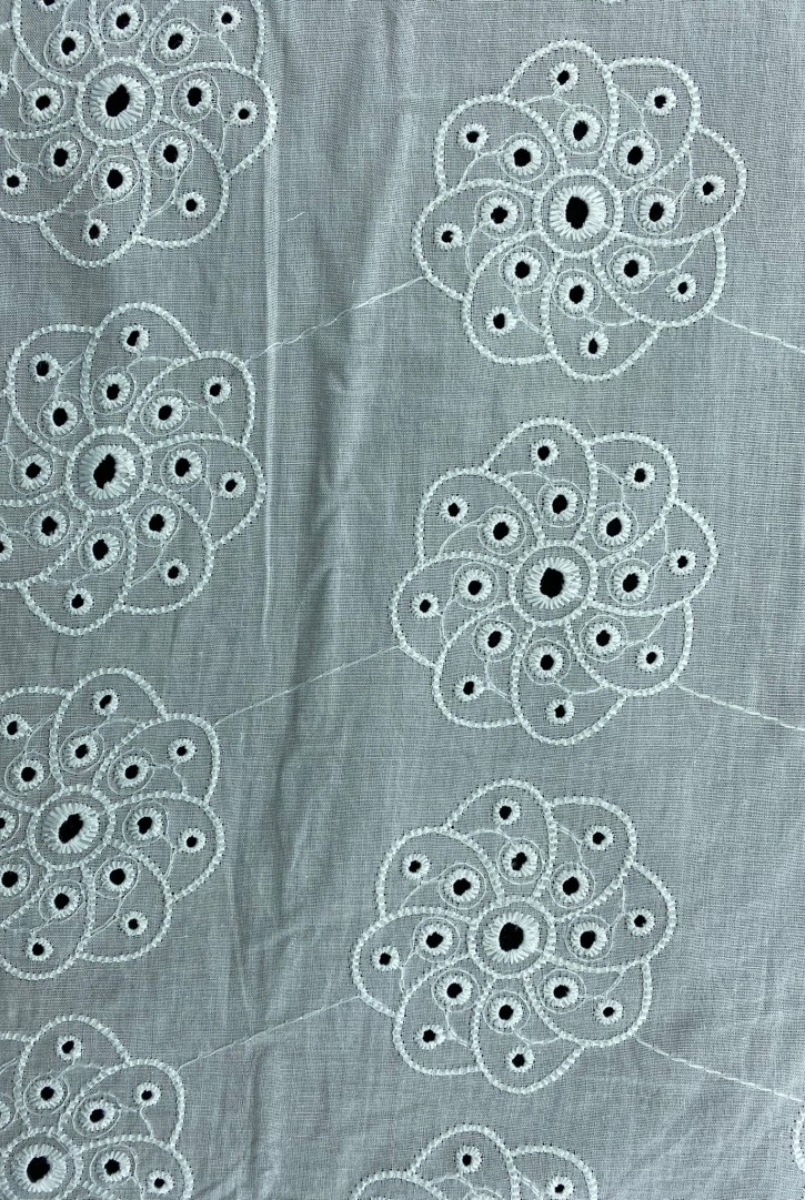 Kasar İşlemli Bohrer Detaylı Mat Polyester Vual Brode Kumaş