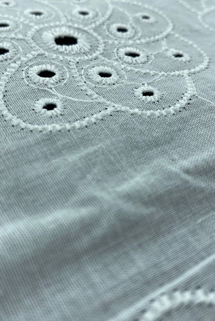 Kasar İşlemli Bohrer Detaylı Mat Polyester Vual Brode Kumaş