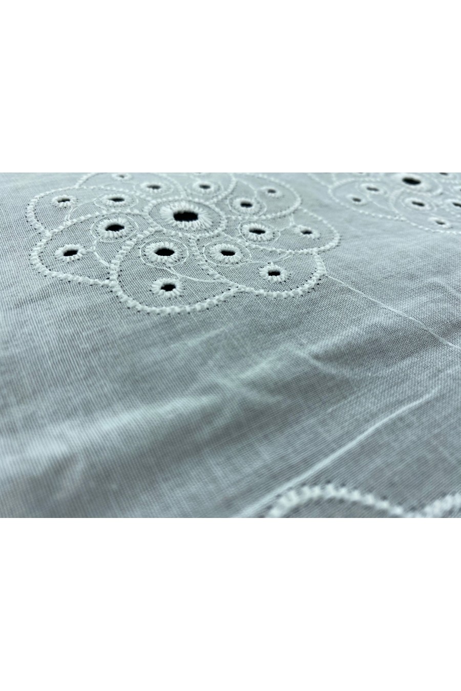 Kasar İşlemli Bohrer Detaylı Mat Polyester Vual Brode Kumaş