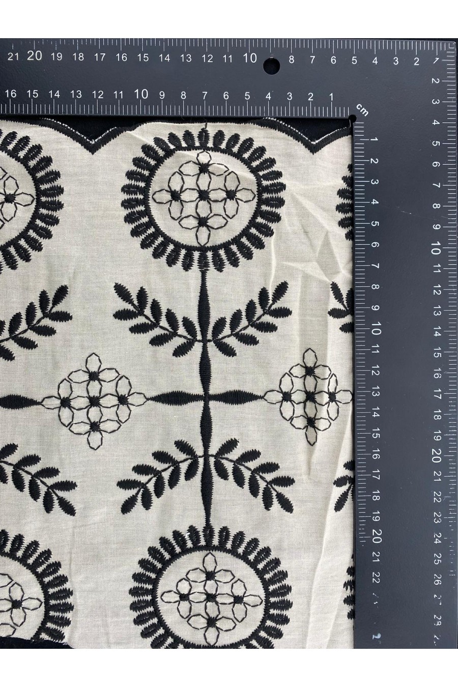 Taş Zemin Siyah İplik Vual Brode