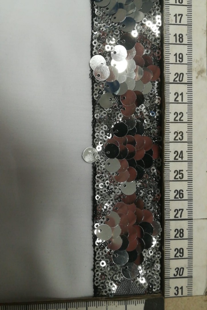 Siyah Tül Üzeri Gümüş Pullu Bant, 3.5 cm