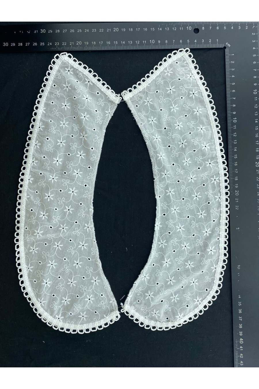 Kasar İşlemeli Pamuk Yaka