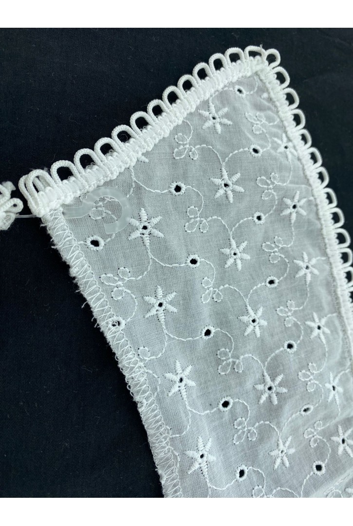 Kasar İşlemeli Pamuk Yaka