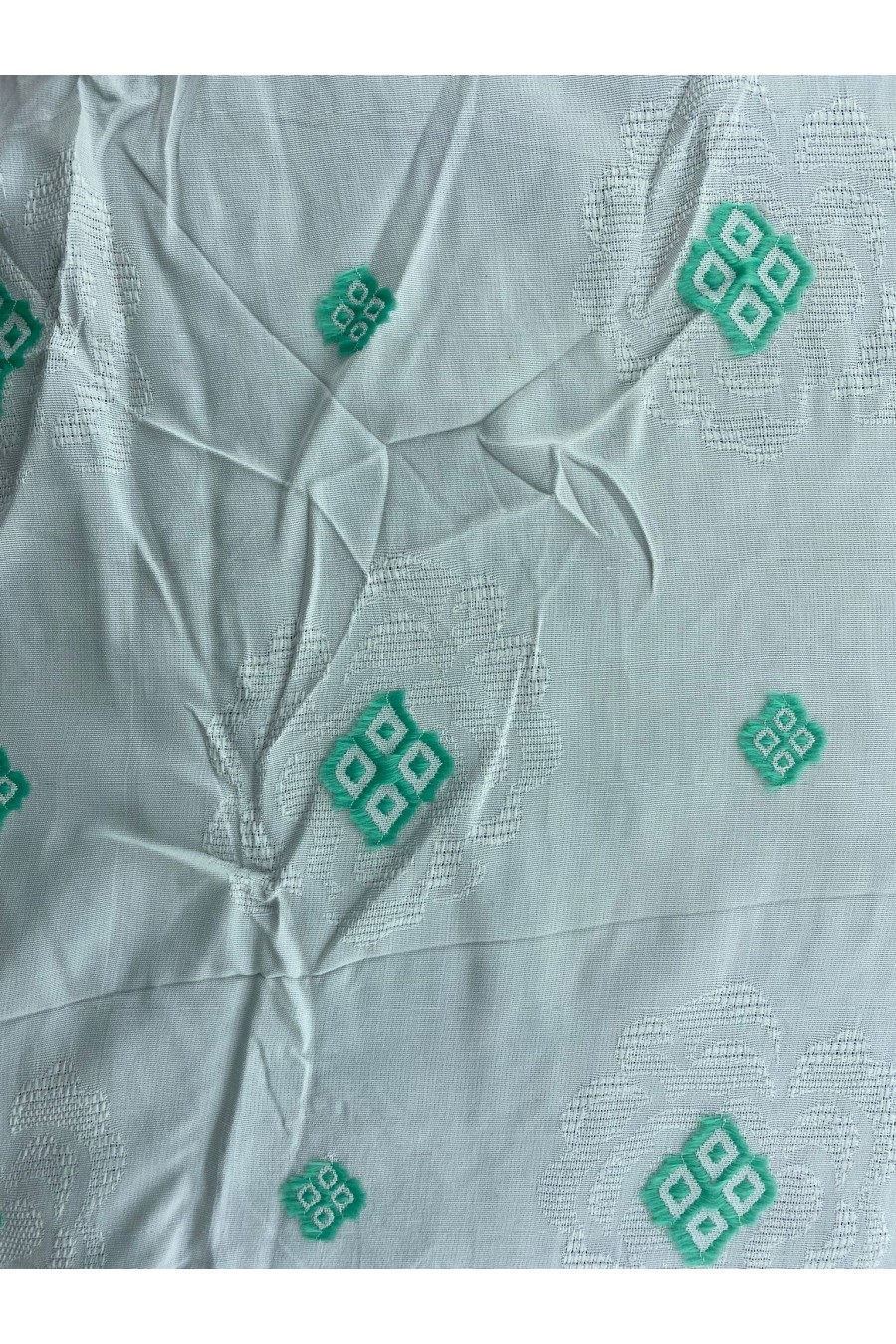 Mint İpli Beyaz Zemin Viskon Floş Brode, Yerli, 150 cm