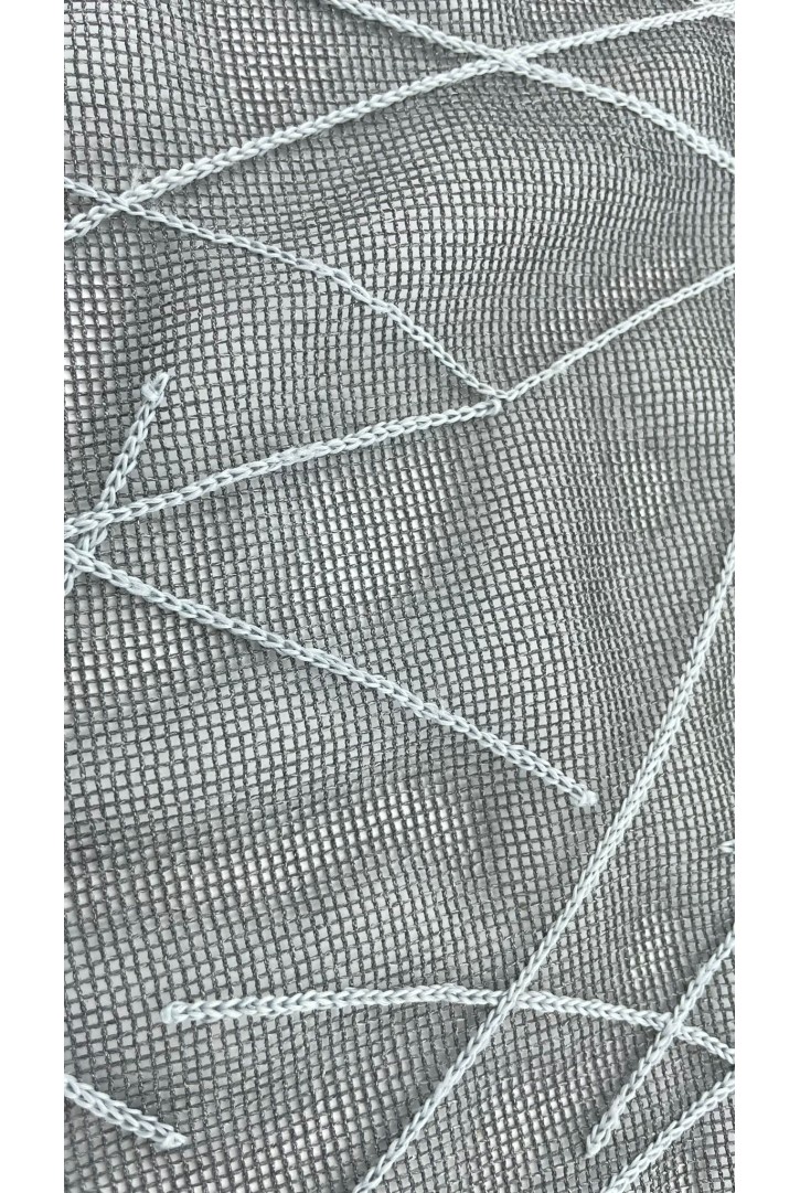 19793 KUMAŞ/YERLİ/LEZ/POLYESTER/SÜZENELİ/FİLE/ANTRASİT ZEMİN/GRİ İP/150 CM