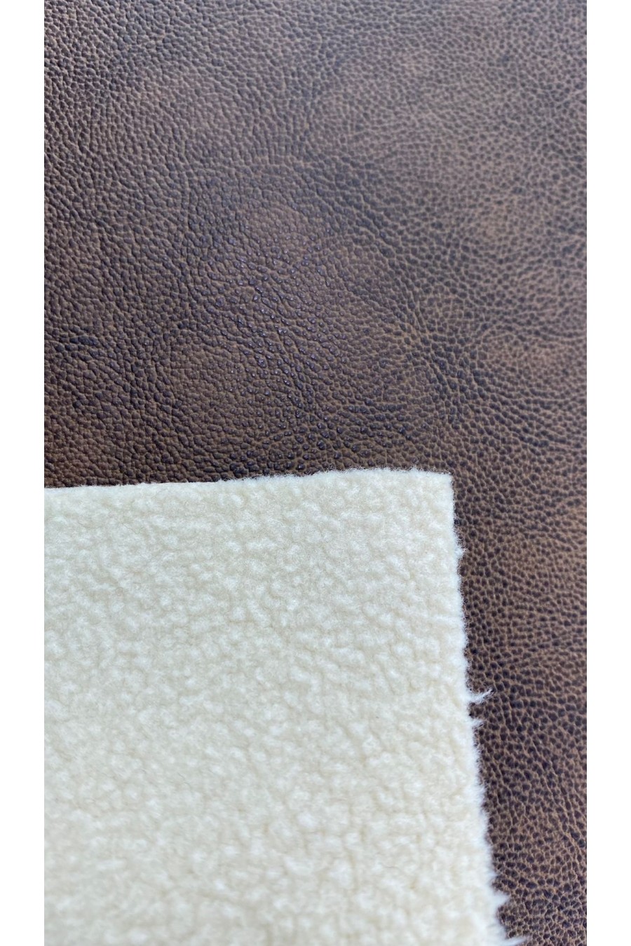 22759 KUMAŞ/YERLİ/LEZ/PU DERİ/POLYESTER PVC/KAHVERENGİ DERİ/KREM KÜRK/140 CM