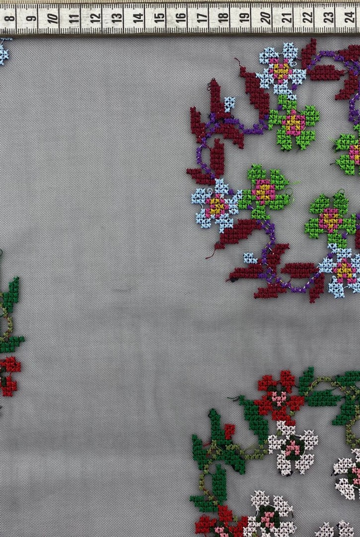 Brode İthal Lez Polyester Tül Üzeri Etamin Renkli Siyah Zemin