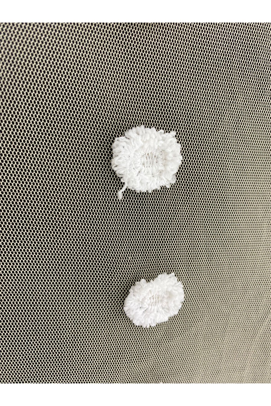 Ponponlu Tül Üzeri Yerli Brode, Krem