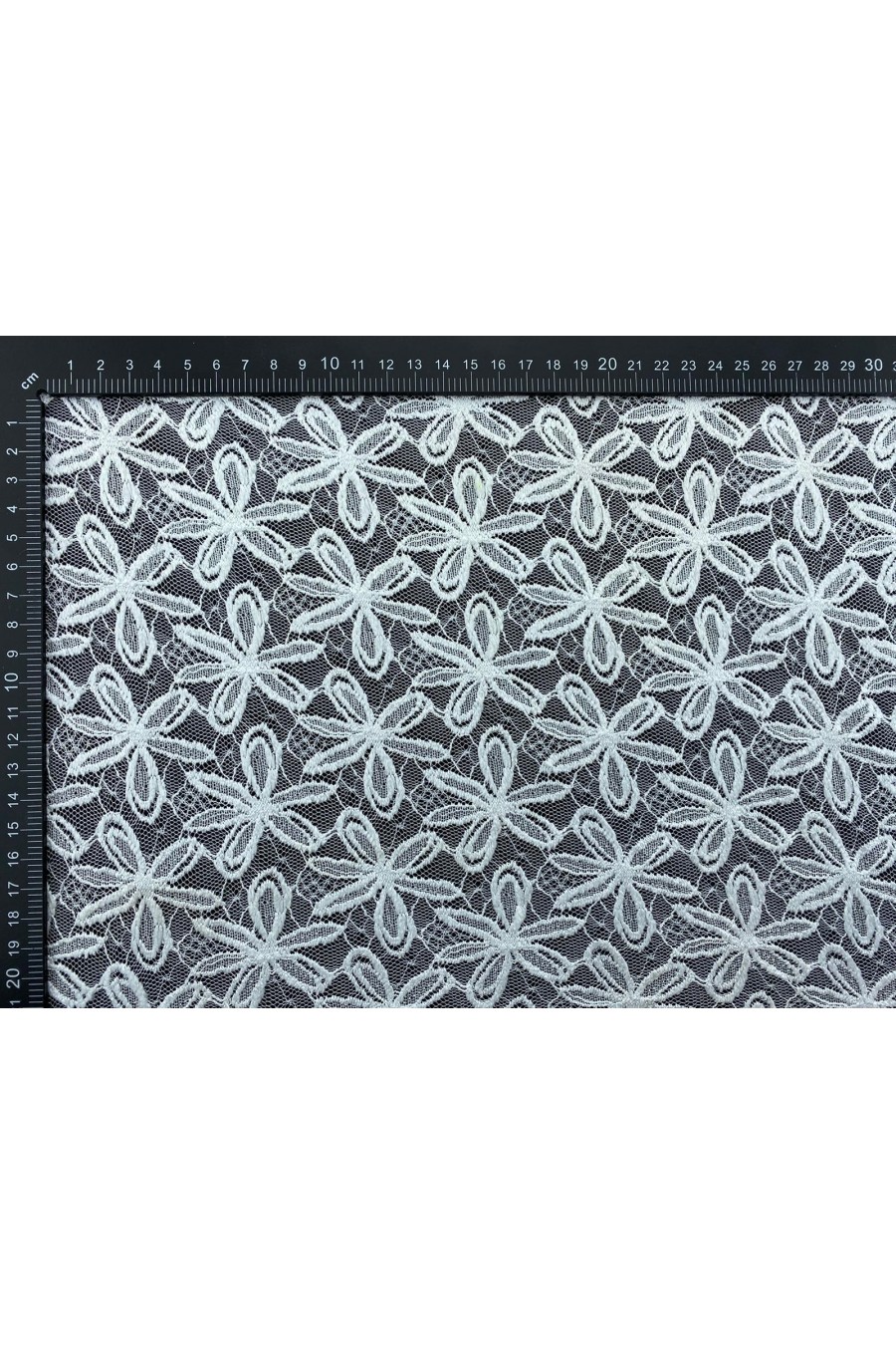 Kabartmalı Fikseli Polyester Dantel Kumaş, 150 cm