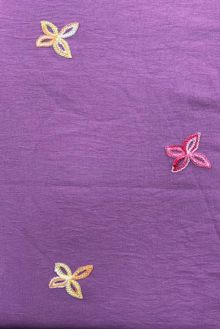 Mor Zemin Üzerine Renkli Nakışlı Aerobin Kumaş