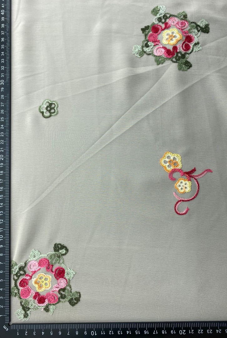 Bej Zemin Renkli Nakışlı Şifon Kumaş