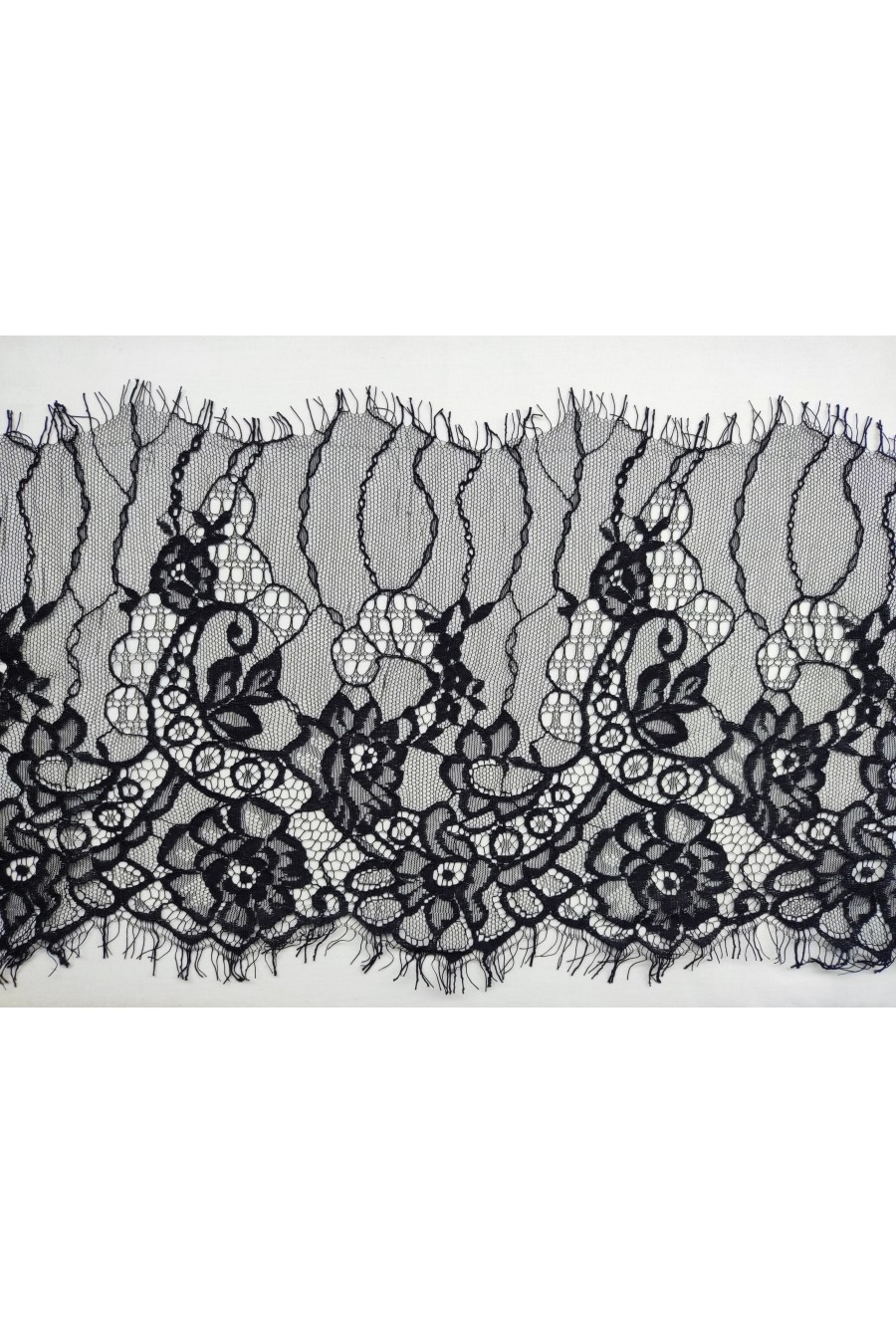 Kordlu Sakallı Siyah Naylon Dantel, Yerli