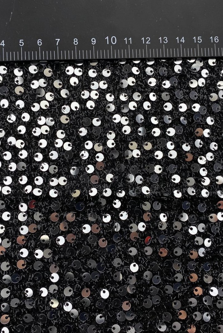 Gümüş Sakallı Pullu Payet Kumaş, 130 cm