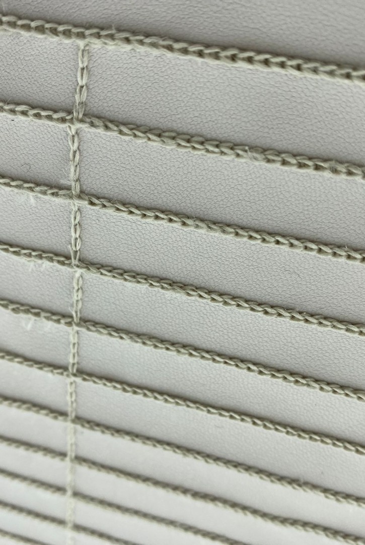 18854 DERİ/YERLİ/LEZ/SUZÜNELİ/BEYAZ ZEMİN - KREM İP