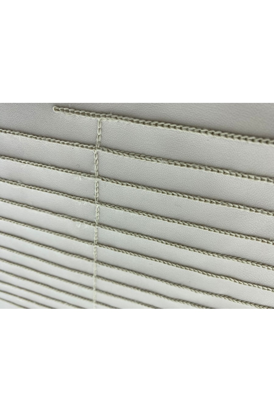 18854 DERİ/YERLİ/LEZ/SUZÜNELİ/BEYAZ ZEMİN - KREM İP