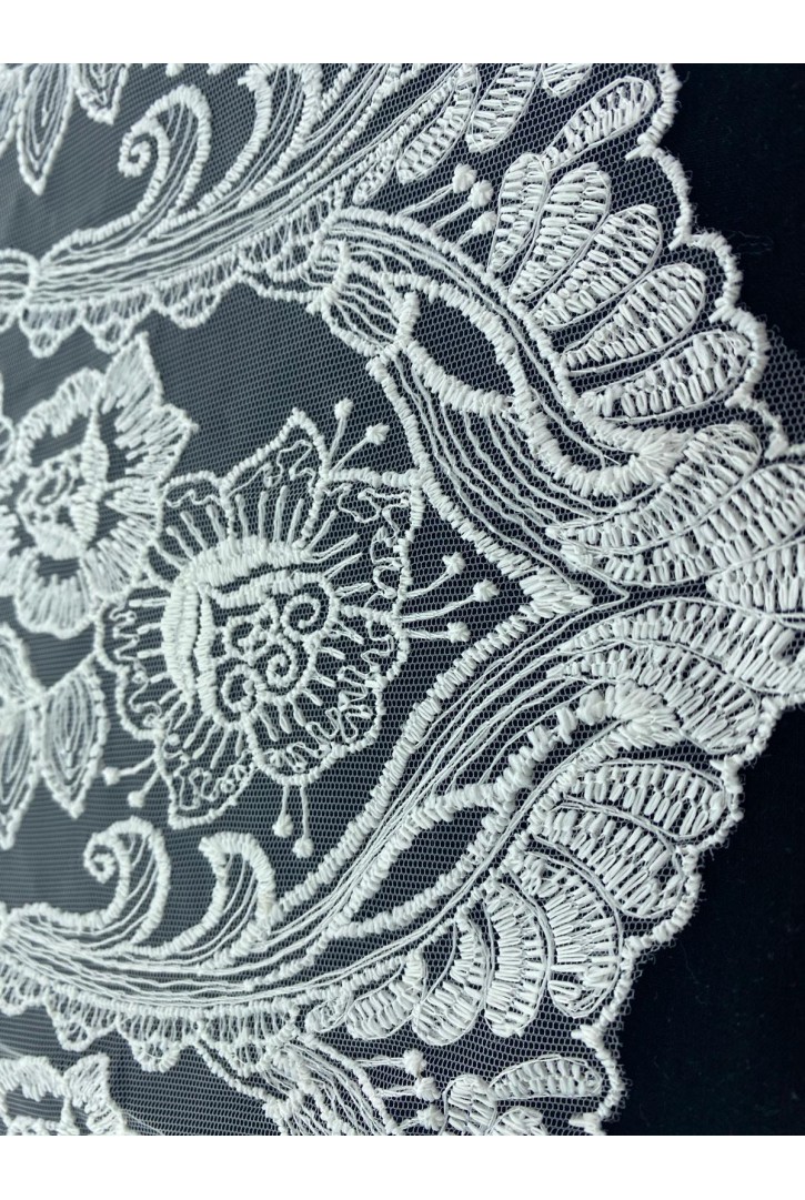 Beyaz Tül Üzeri Mat Polyester Brode Bant