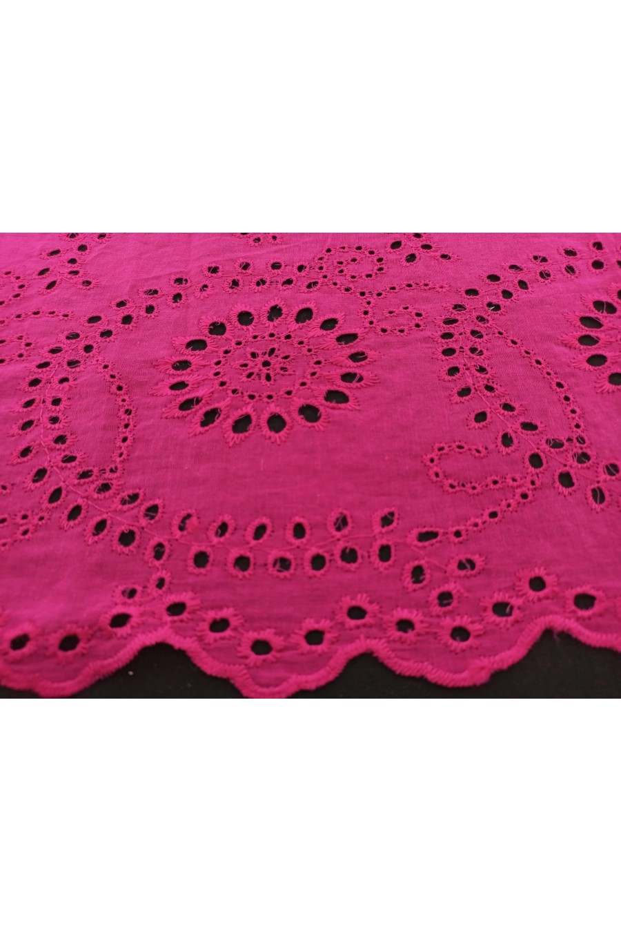 17289-METRE Fuşya Bohrerli Pamuk Vual İthal Brode Kumaş