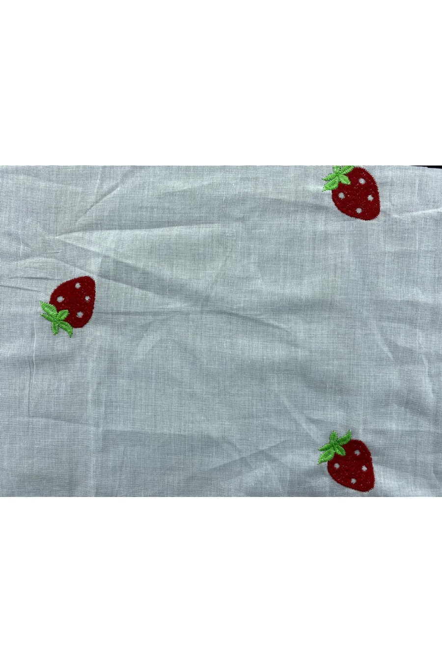 Kırmızı Çilek Nakışlı Vual Kumaş