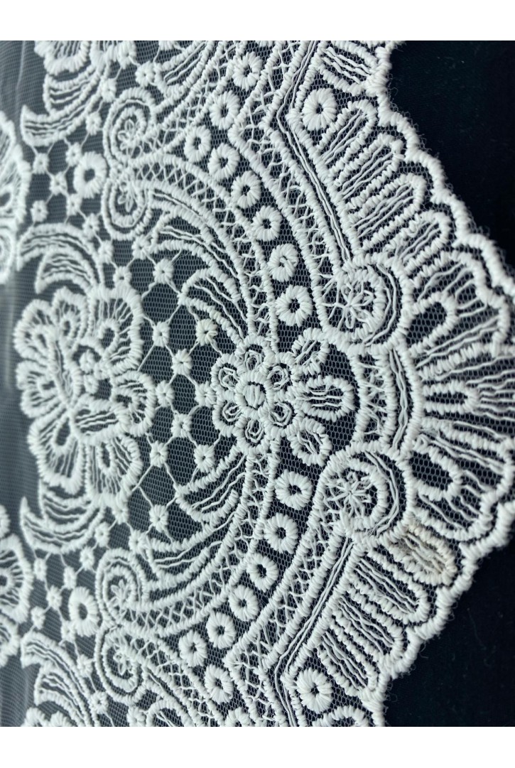 Beyaz Tül Üzeri Brode Bant, Mat Polyester