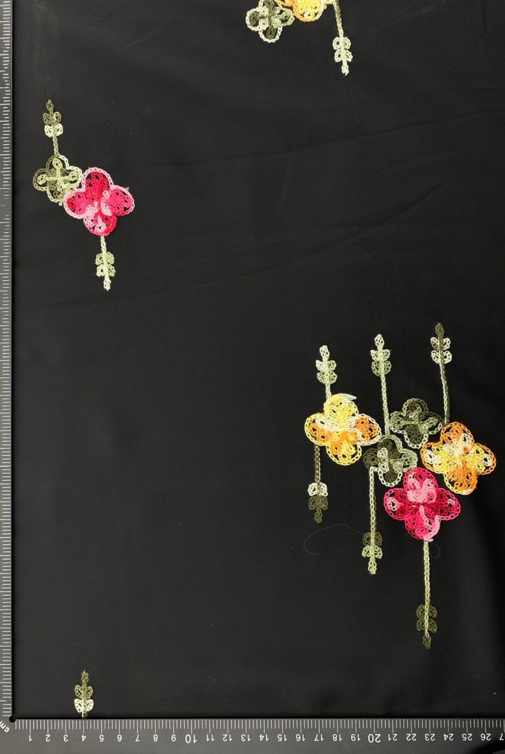 Siyah Zemin Renkli Nakışlı Şifon Kumaş