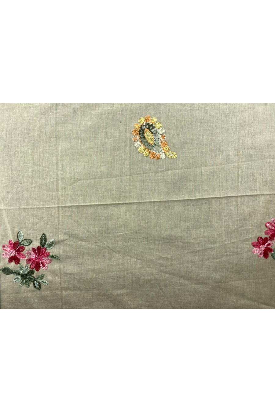 Bej Zemin Renkli Nakışlı Vual Brode