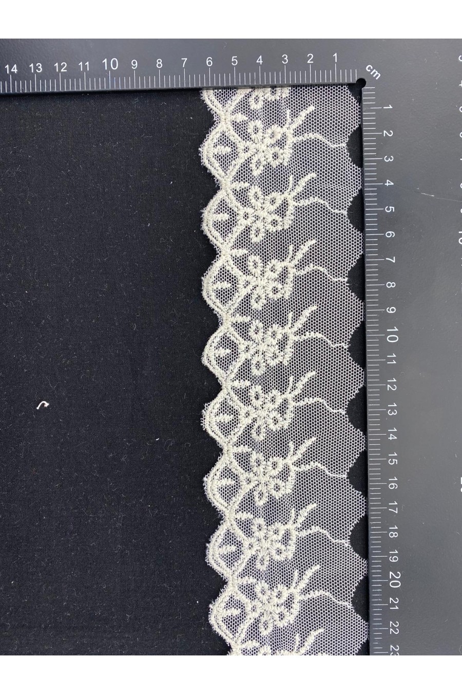 Ham Pamuk İplikli Tül Üzeri Brode Bant