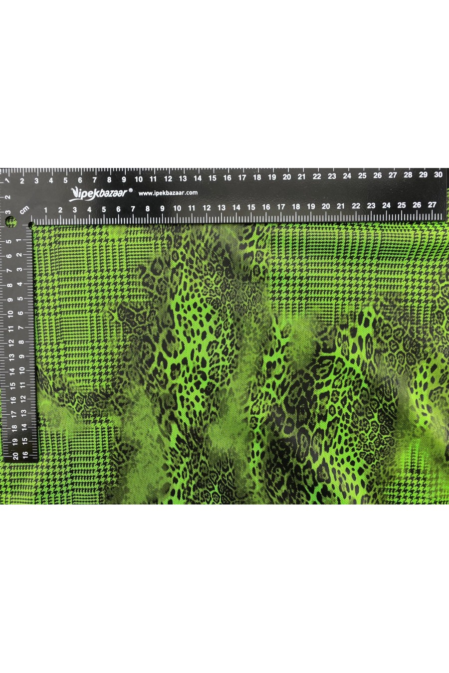 Neon Yeşil Kaz Ayağı Desenli Likralı Tül Kumaş, 135 cm