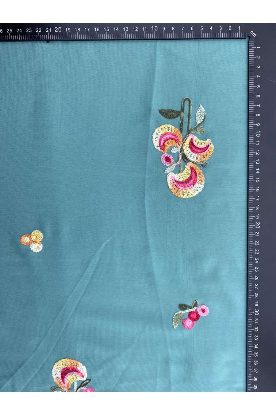 Renkli Nakışlı Mint Şifon Kumaş