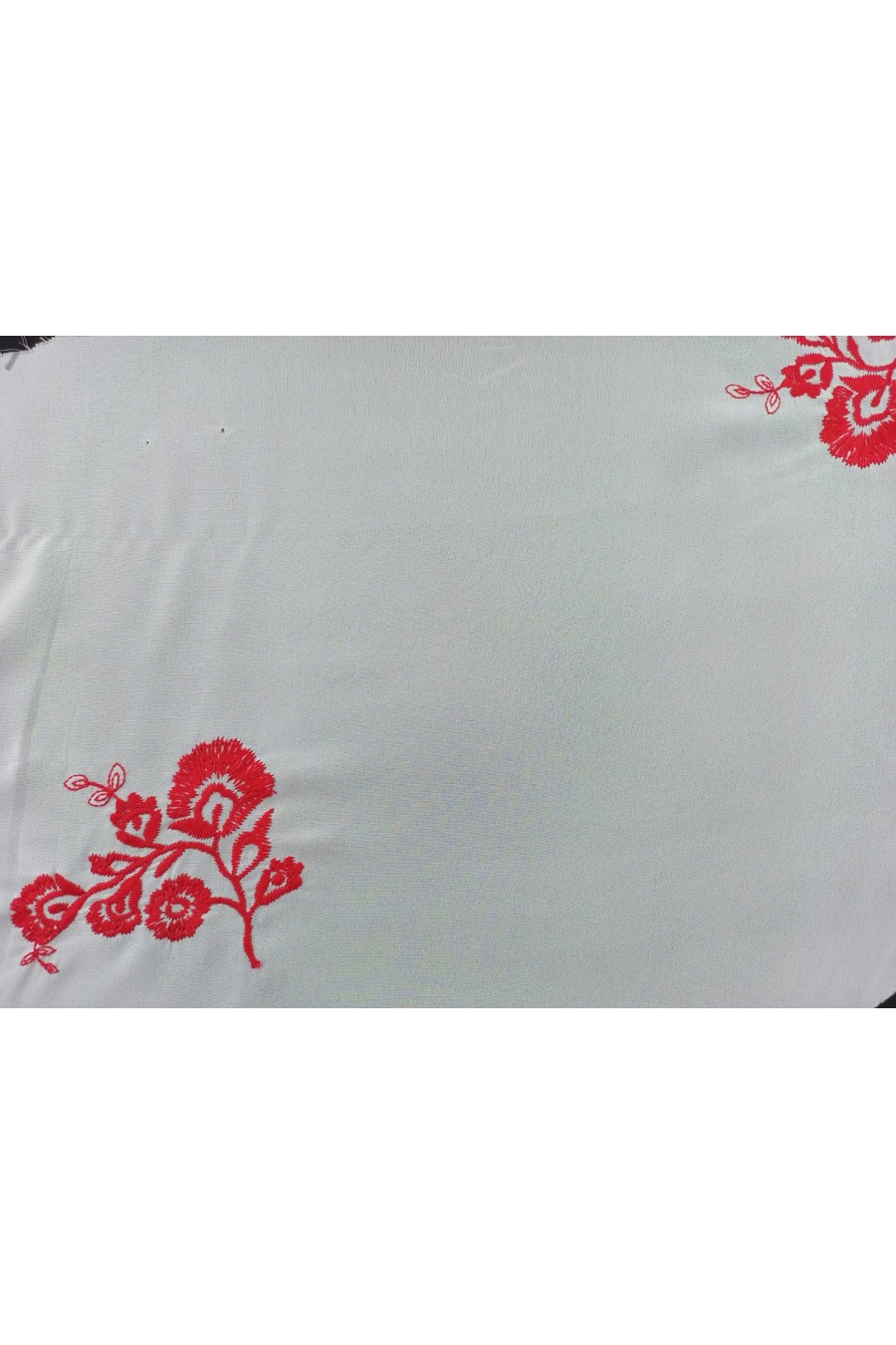 Kırmızı Nakışlı Off White Şifon Kumaş