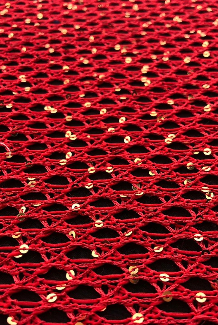 Kırmızı Zemin Gold Pullu File Yerli Kumaş - 145 cm