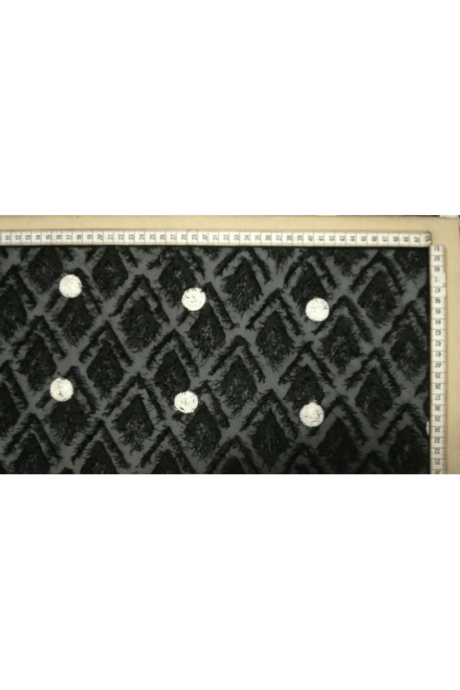 Siyah Zemin Beyaz Puantiyeli Devore Nakış İthal Şifon