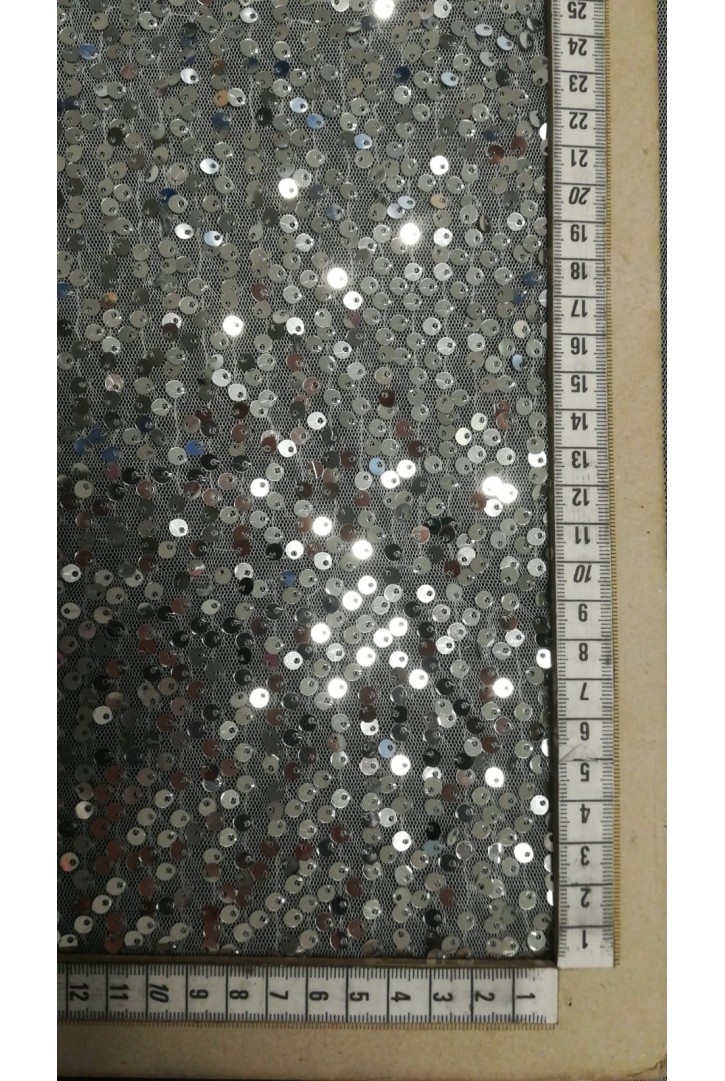 Tül İthal Lez Likralı Beyaz Zemin Gümüş Pullu