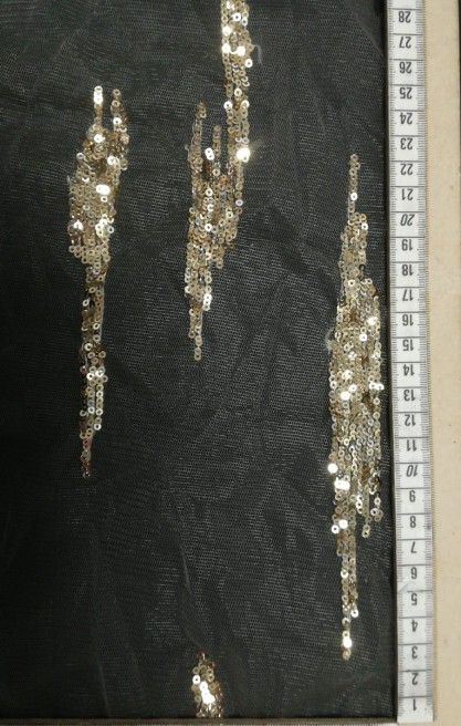 Bej Zemin Gold Pullu Likralı Tül Kumaş, 145 cm