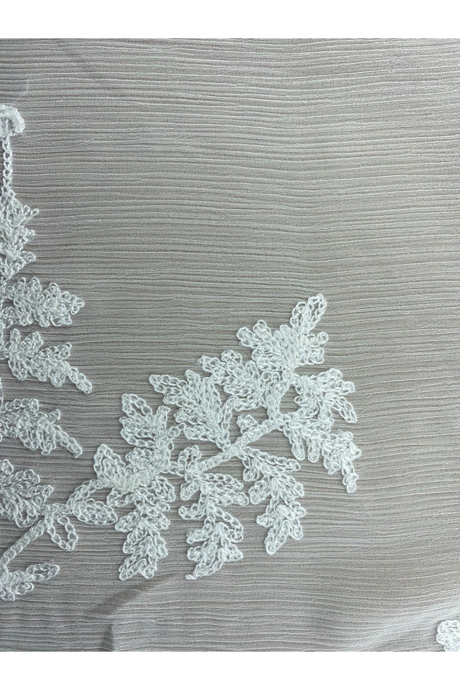 Beyaz Polyester Brode, 125 cm