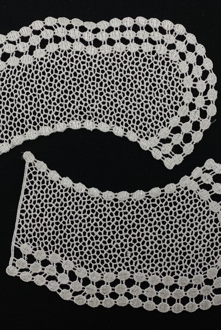 Parlak Polyester Yaka Brode Kumaş