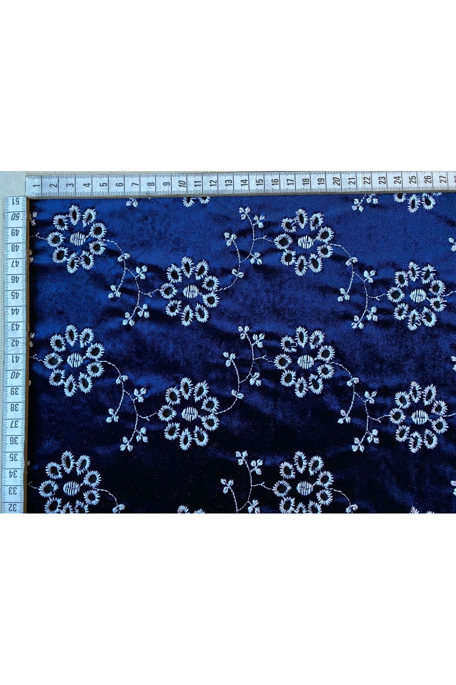 Yerli Lacivert Bohrelli Kadife Brode Kumaş