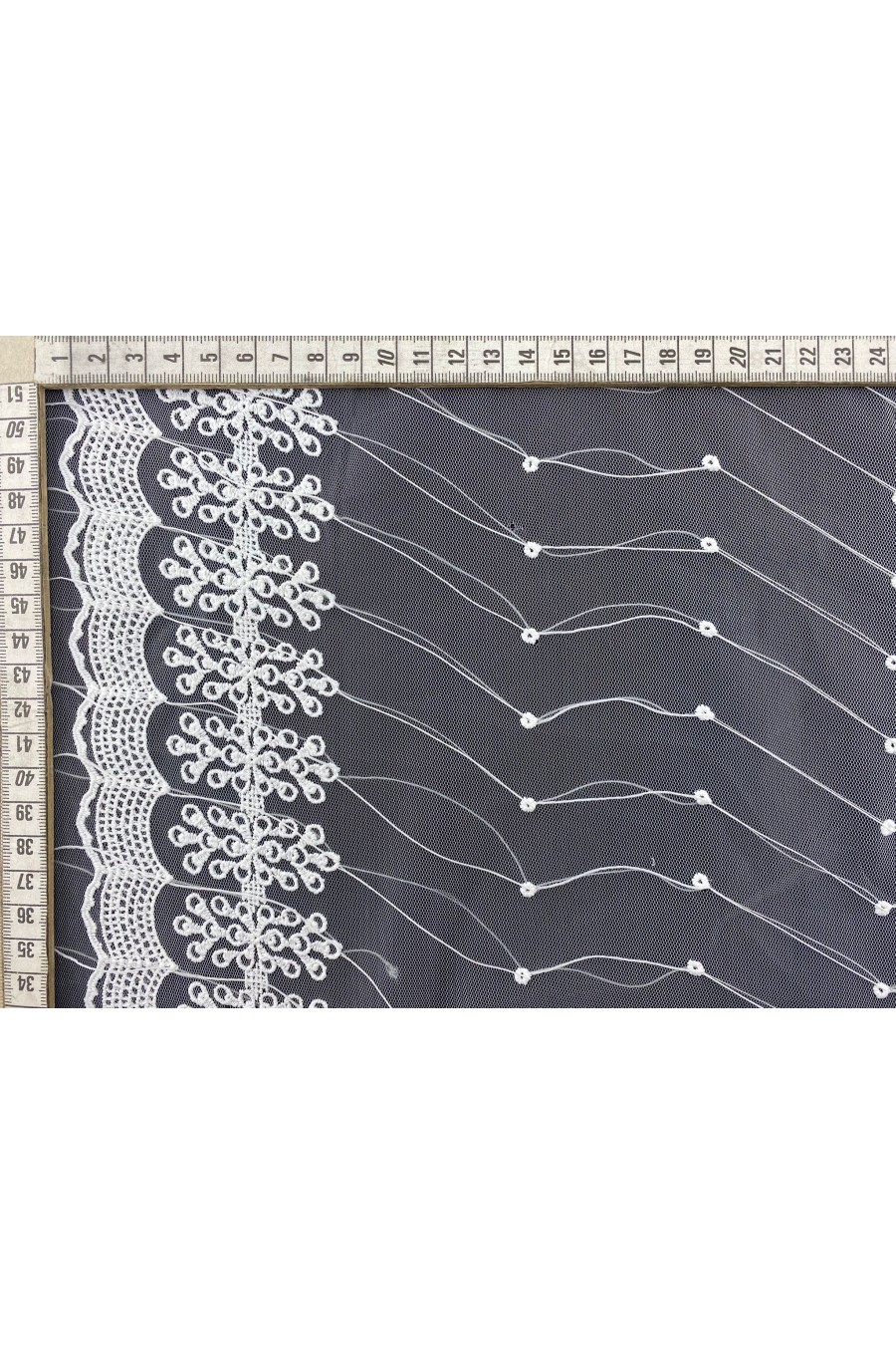 Puanlı Ham Mat Polyester Tül Üzeri Brode Kumaş, 130 cm