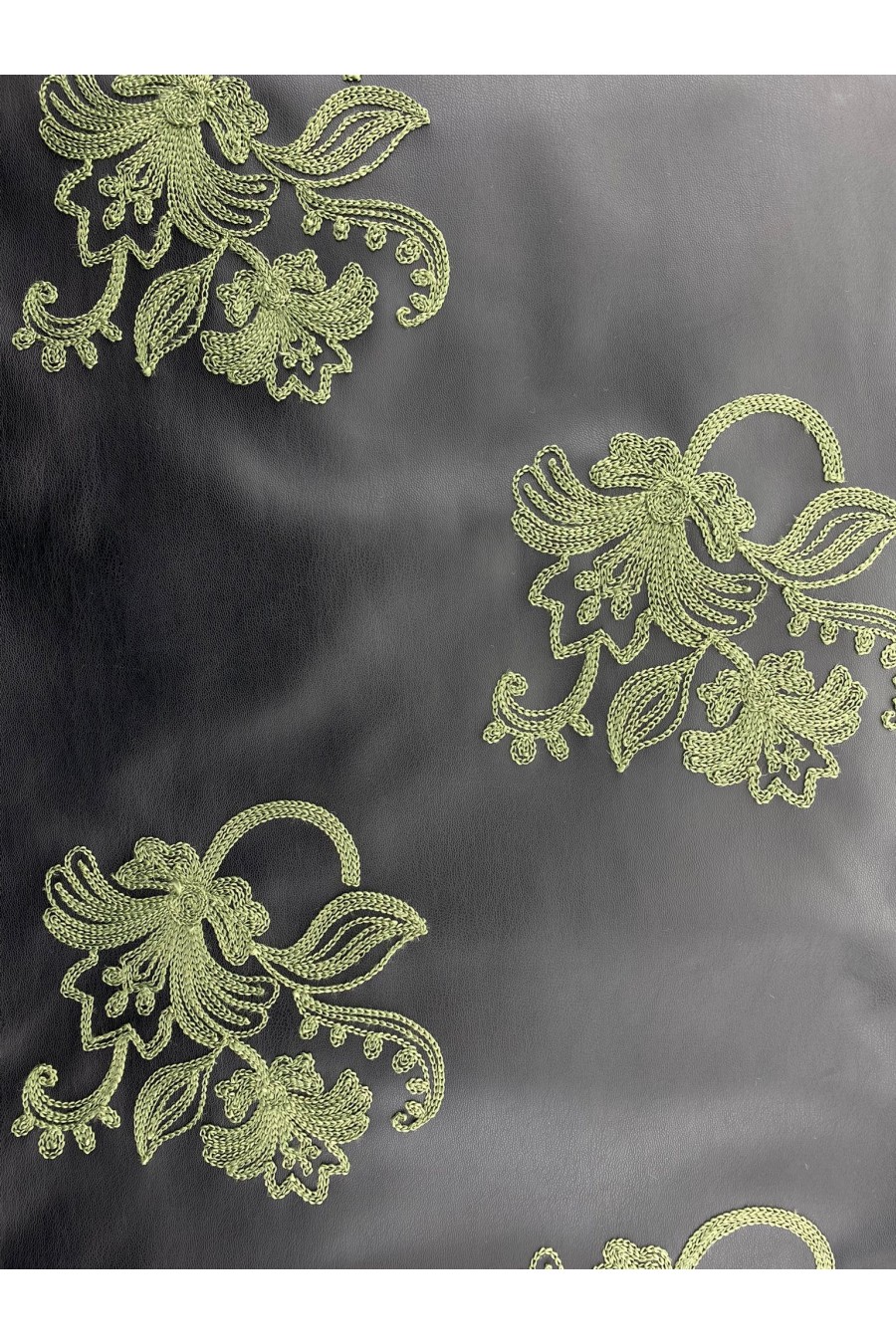 24361-METRE 24361 KUMAŞ/YERLİ/LEZ/POLYESTER/DERİ/YEŞİL NAKIŞLI/SİYAH/150 CM