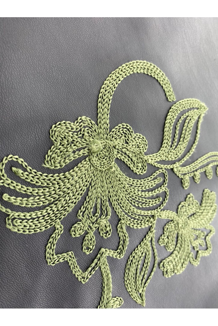 24361 KUMAŞ/YERLİ/LEZ/POLYESTER/DERİ/YEŞİL NAKIŞLI/SİYAH/150 CM