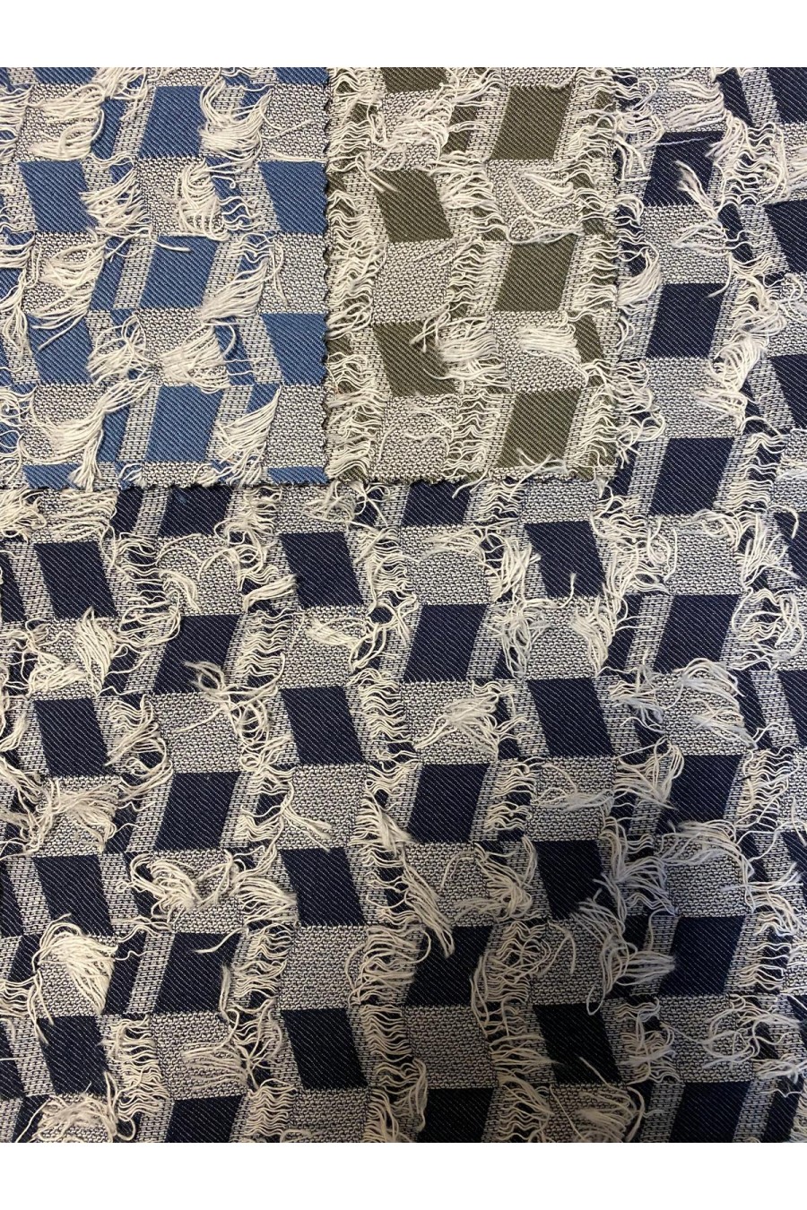 22303 KUMAŞ/YERLİ/LEZ/POLYESTER/PAMUK/BEYAZ-LACİVERT/145 CM