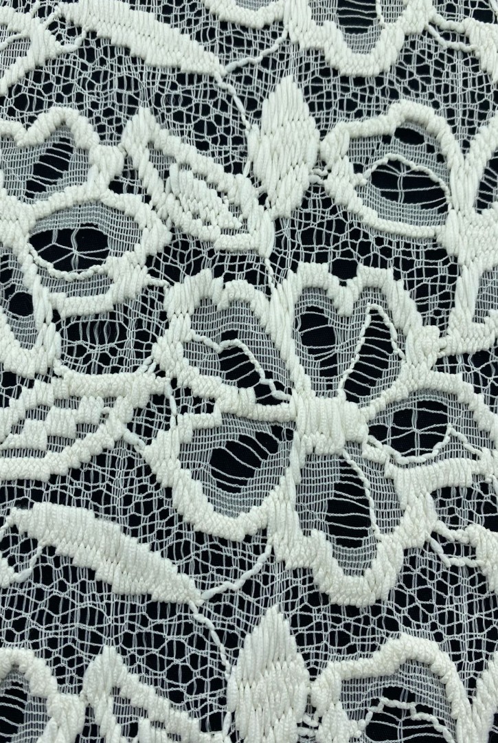 4325 Geniş En Beyaz Lez Dantel Kumaş – Mikro Polyester, Yerli Üretim, 180 cm