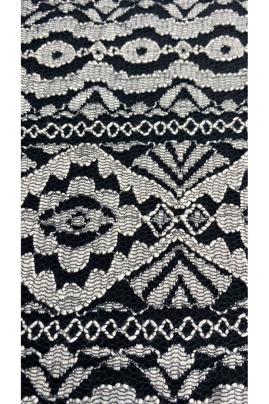 3440-KG Siyah-Beyaz Pamuk Brode Kumaş